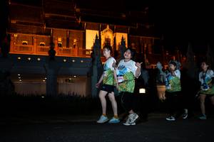 BIB: 392
                            <button type="button" onclick="openModal(22280877)" class="btn btn-primary btn-sm float-right btn-popup" data-toggle="modal" data-target=".modal-high-quality">
                        <i class="fas fa-shopping-cart"></i> Add to Cart
                    </button>
                                            <button type="button" onclick="isThisMe(22280877, true)" class="btn btn-success btn-sm float-right btn-popup btn-isme hidden" data-toggle="tooltip" data-placement="bottom" title="นี่คือรูปของคุณใช่ไหม คลิกที่นี่เพื่อเอาเข้าอัลบั้ม">
                        <i class="fas fa-plus"></i> Add to album
                    </button>
                    <button type="button" onclick="isThisMe(22280877, false)" class="btn btn-warning btn-sm float-right btn-popup btn-isnotme hidden">
                        <i class="fas fa-ban"></i> Remove from album
                    </button>